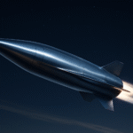 Rakieta hipersoniczna w locie, otoczona smugą plazmy i falą uderzeniową